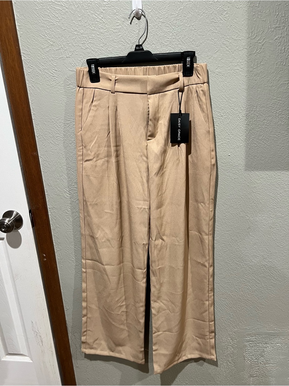 High-Rise Wide-Leg Trousers in Beige Size M NWT